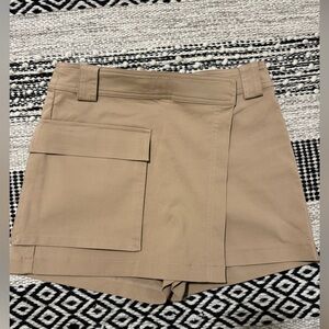 Dynamite skort, size 4
